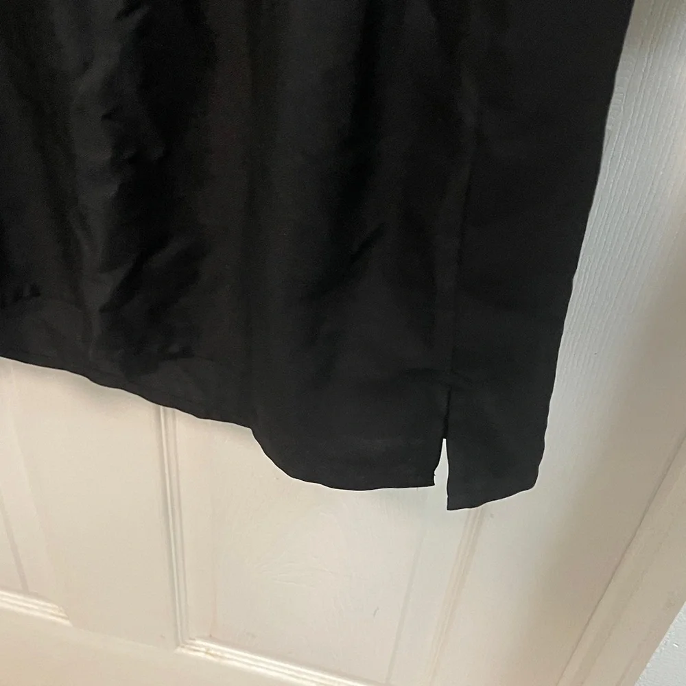 Soft Focus Black Floral Embroidered Tunic - Picture 5 of 6